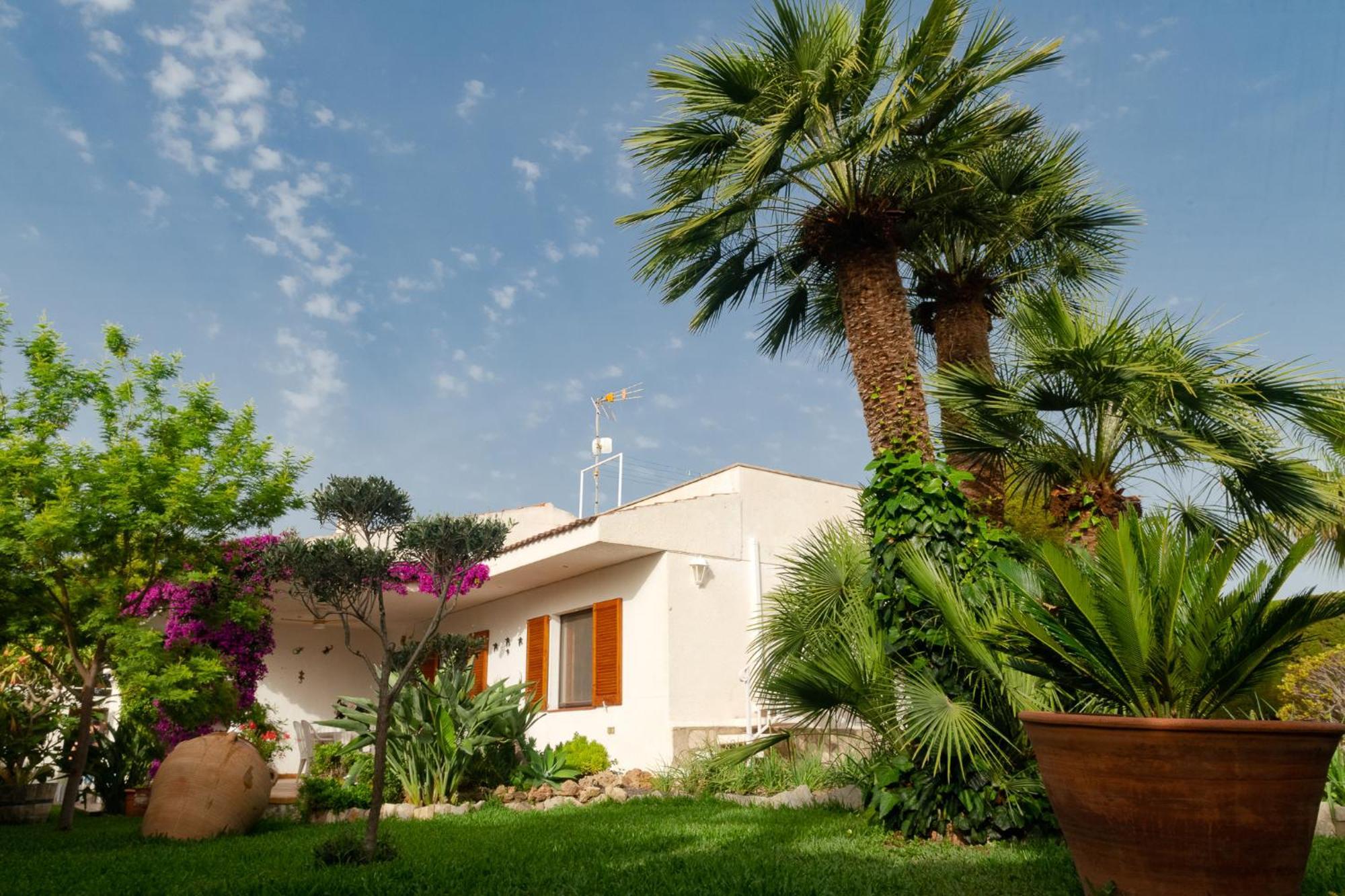 Exclusiva Villa Con Piscina Calafat Exterior photo